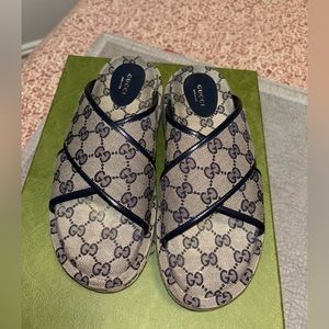 Gucci GG Platform Sandal size 39 1/2
Blue Canvas